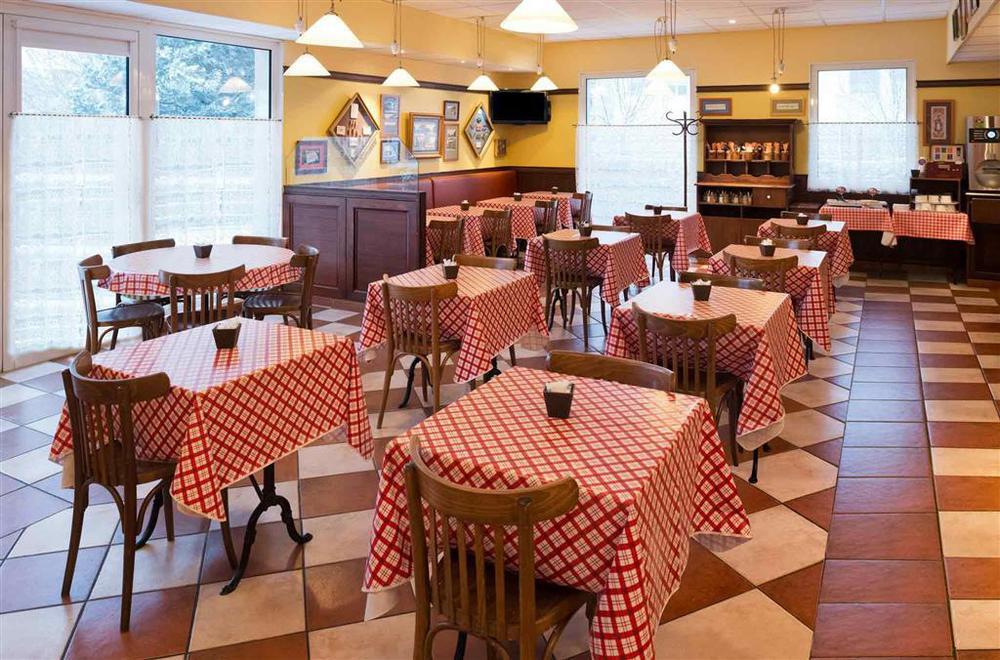 B&B Hotel Thionville Yutz Route Du Luxembourg Étterem fotó